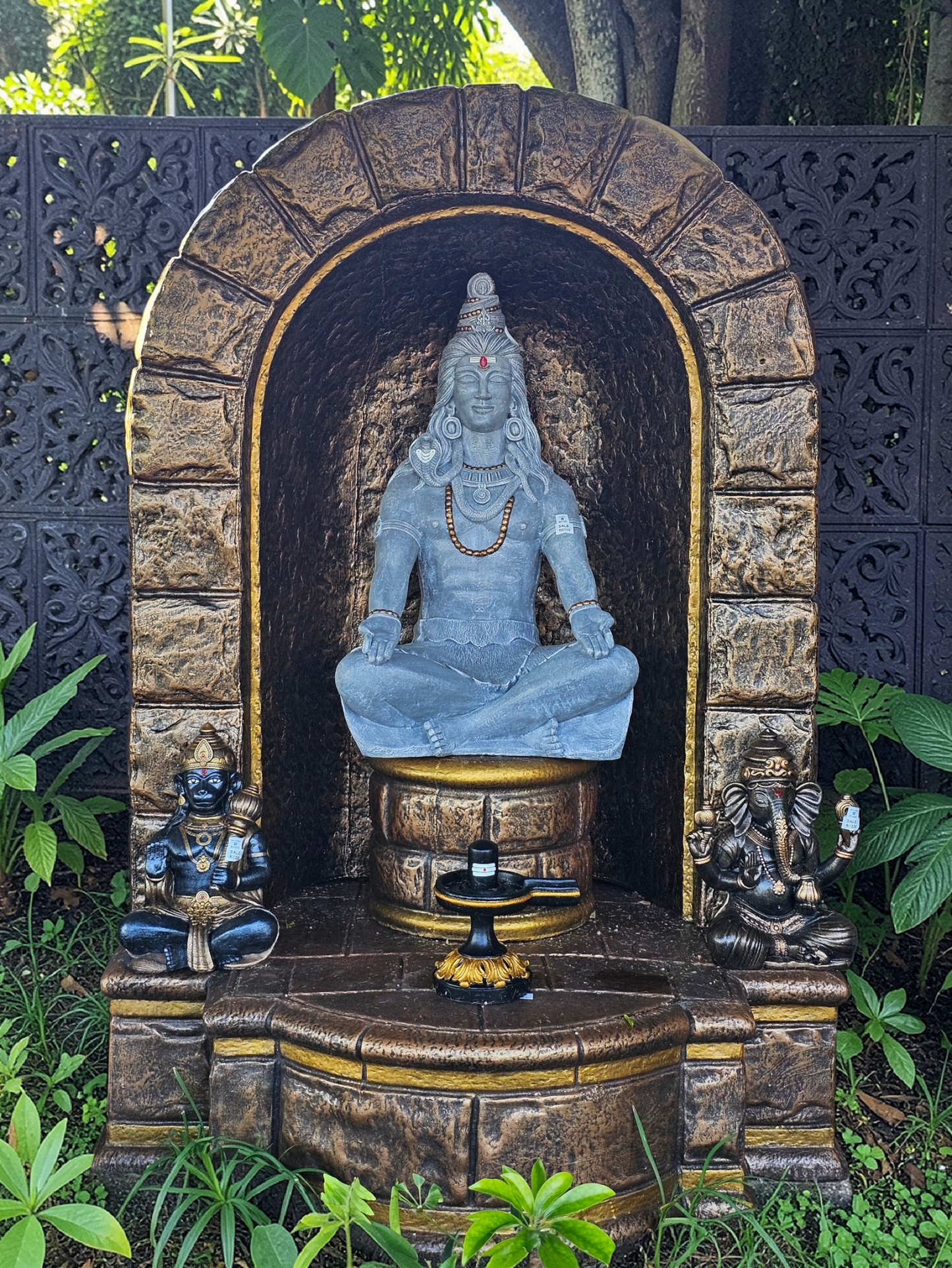 Arch and Base with a Resin 1m Shiva , 42cm Ganesha , 42cm Hanuman , Shiva Lingam