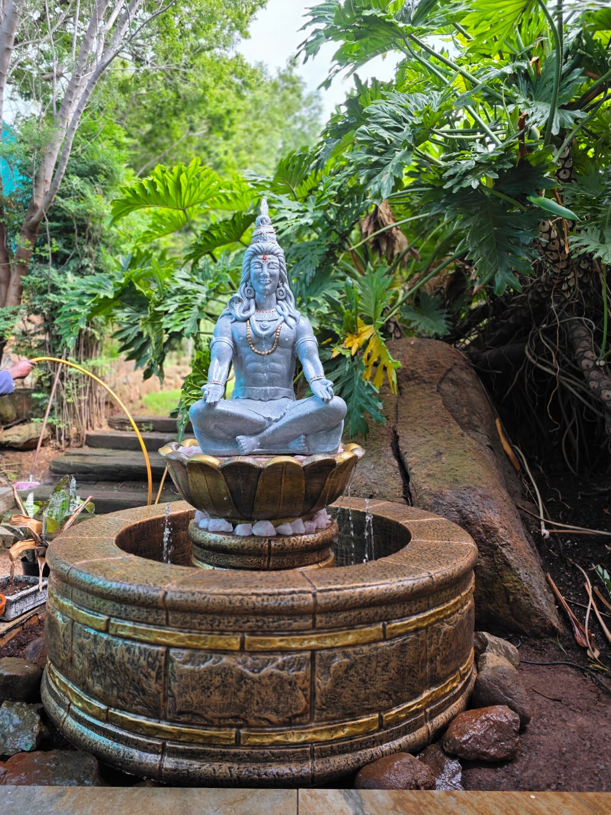 Large Shiva Water Feature in Lotus with Round Pond