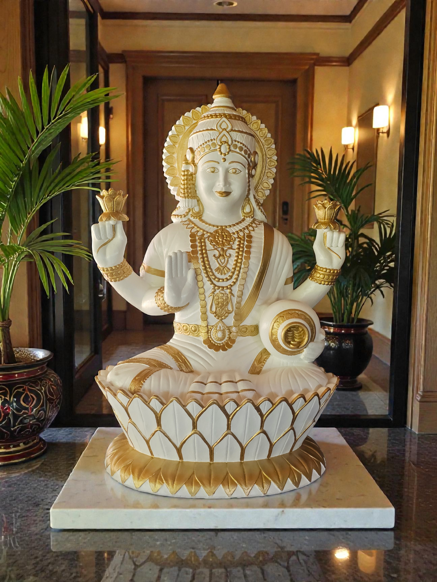 Resin Luxmi Large 84cm