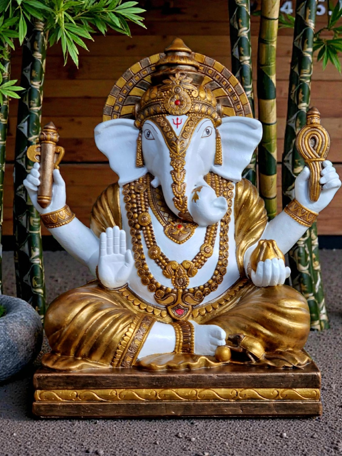 Concrete Ganesha Curl Trunk 62cm