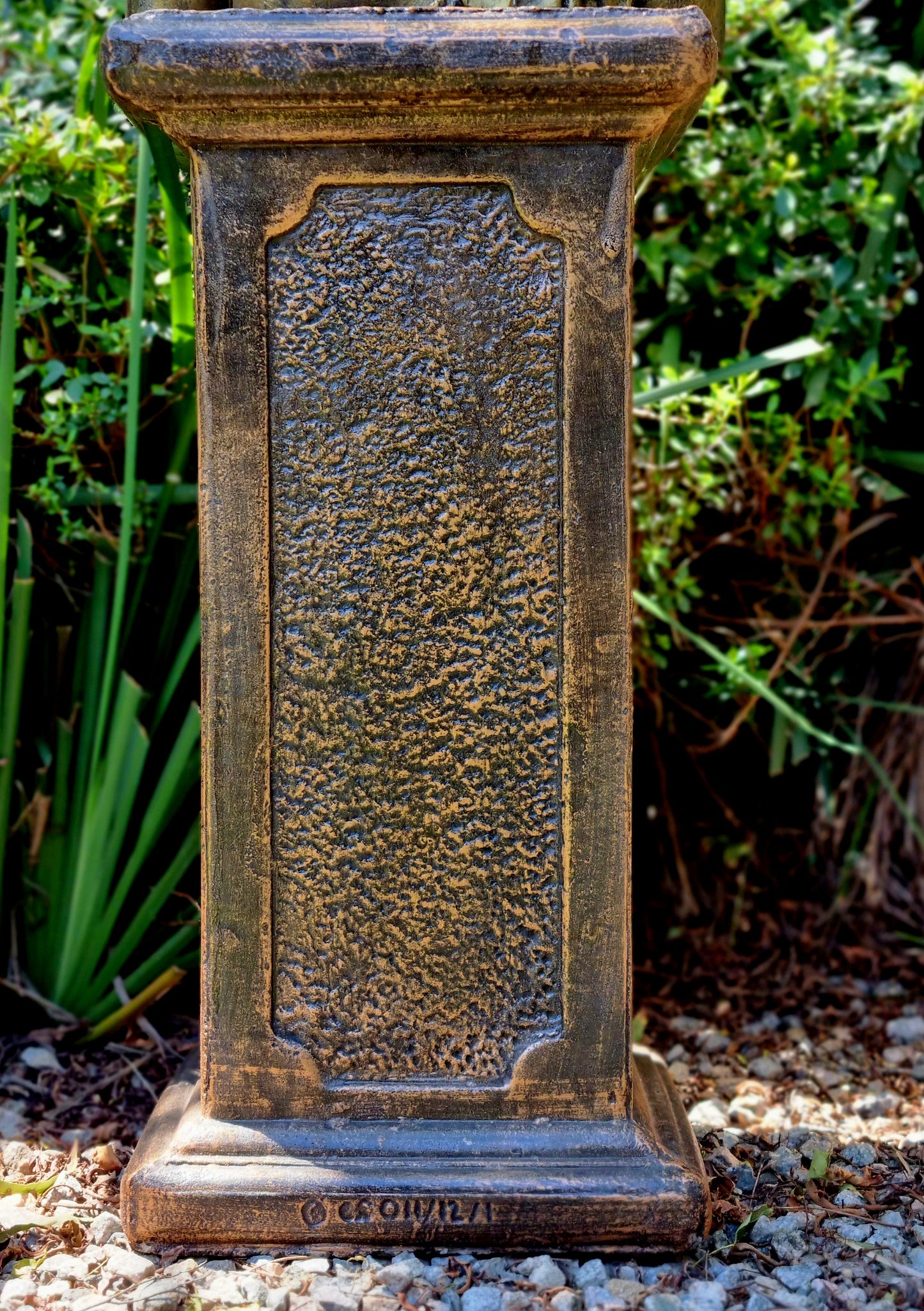 Thin Square Pedestals