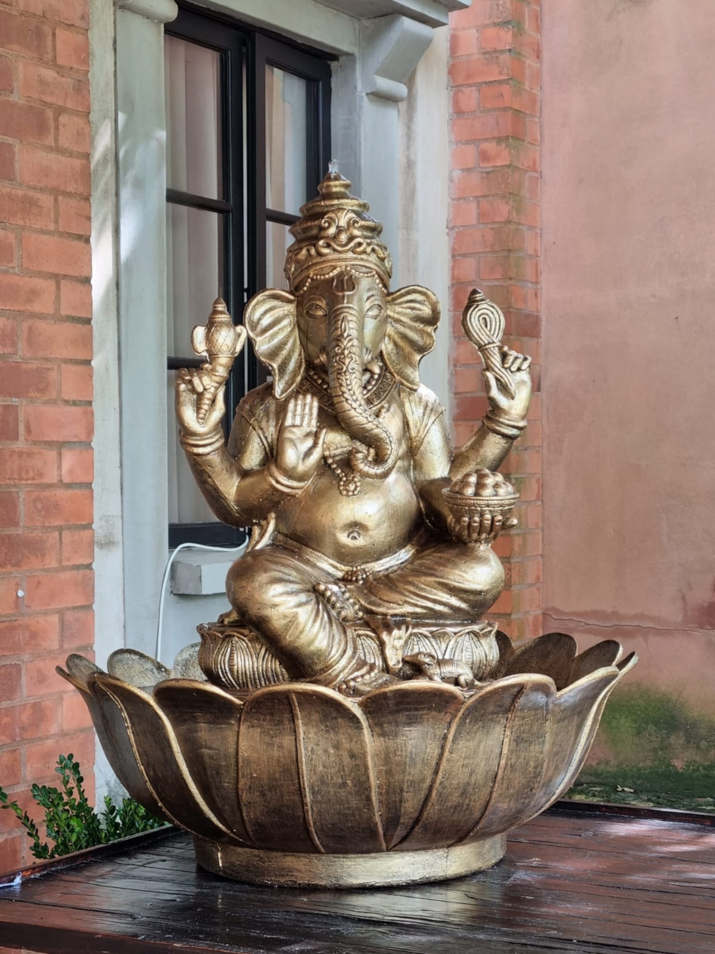 Concrete 80cm Ganesha in Large Lotus Bowl Water Feature