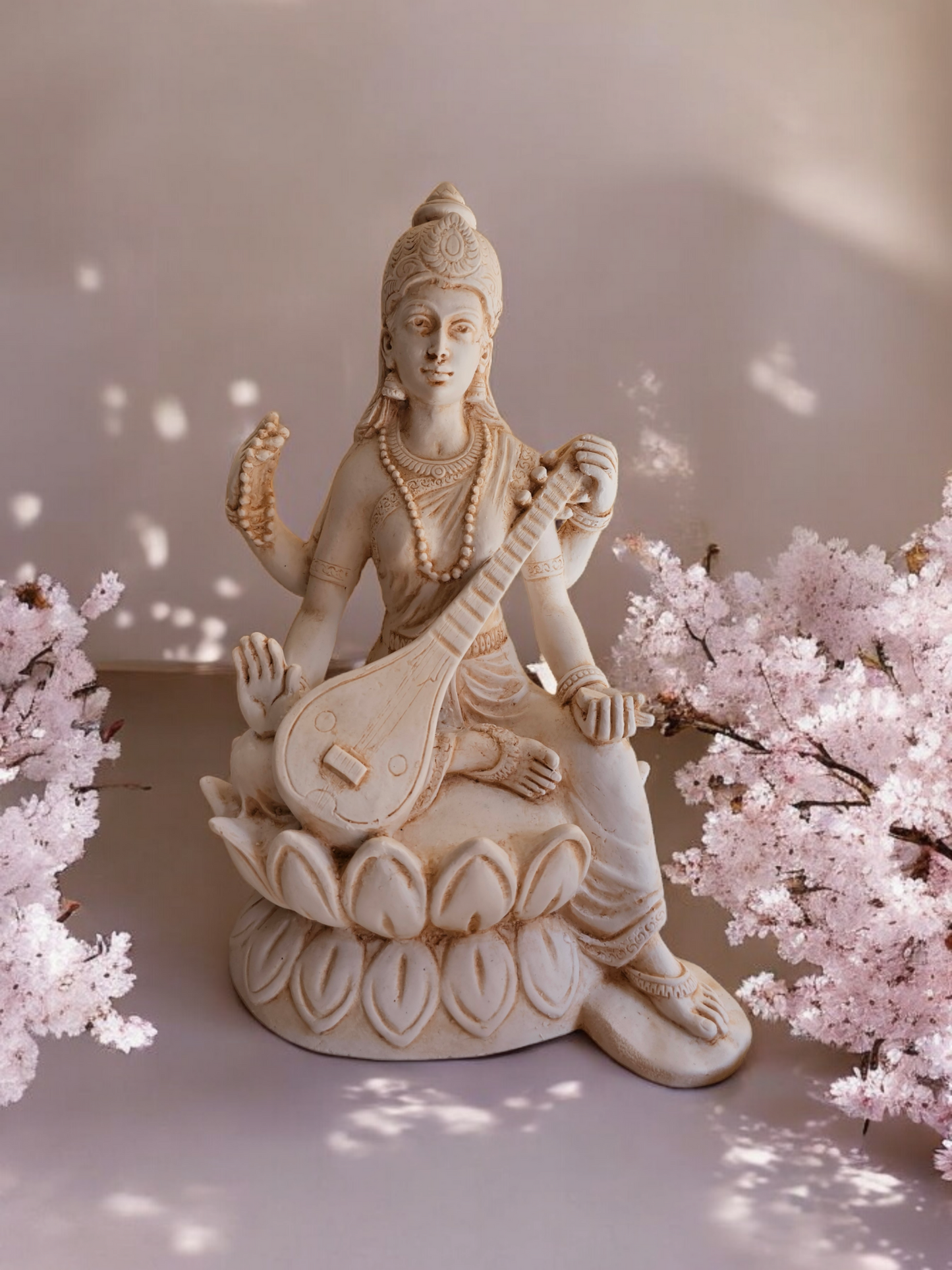 Saraswati 28cm