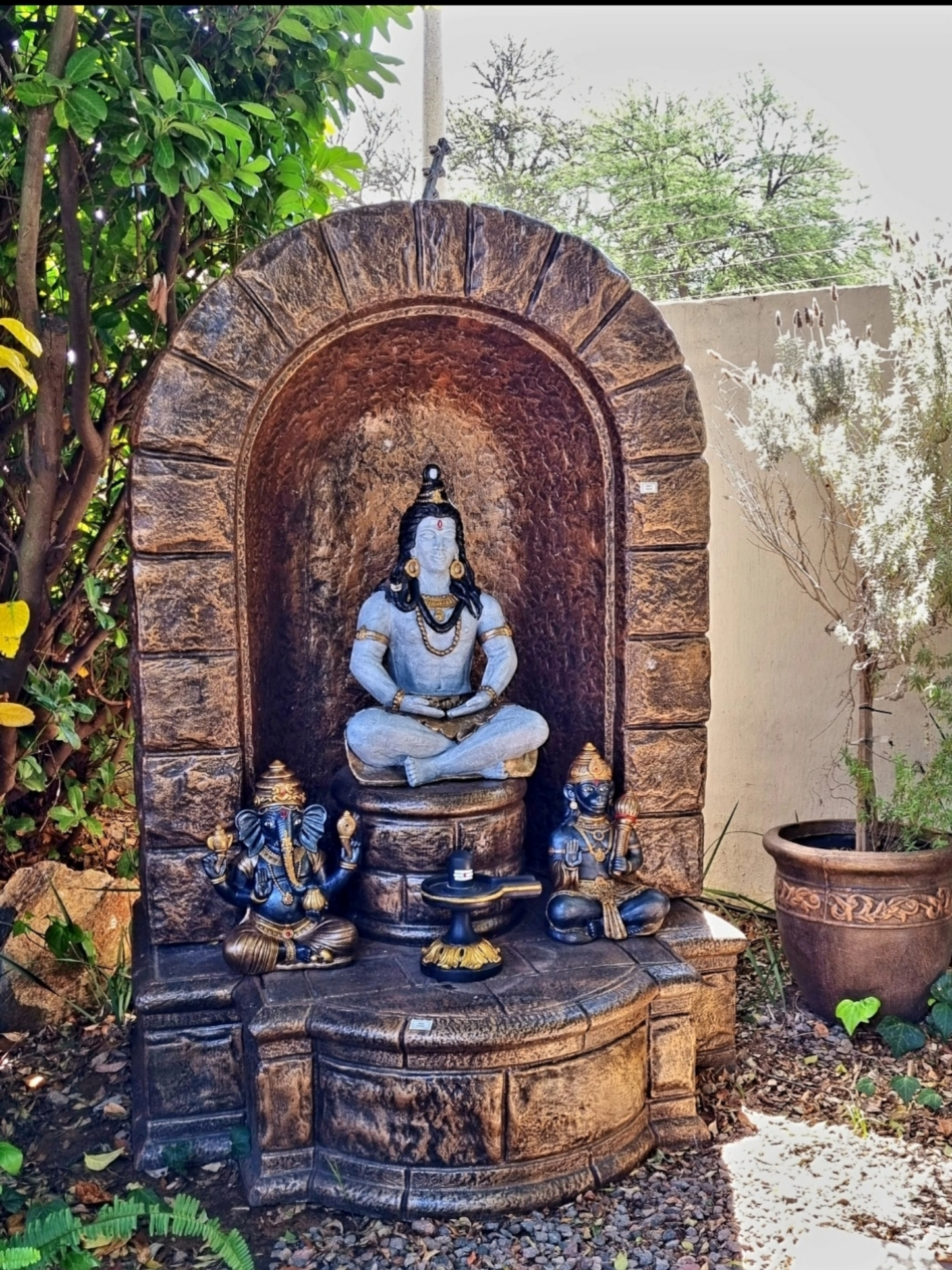 Arch and Base with a Resin 71cm Shiva , 42cm Ganesha , 42cm Hanuman , Shiva Lingam