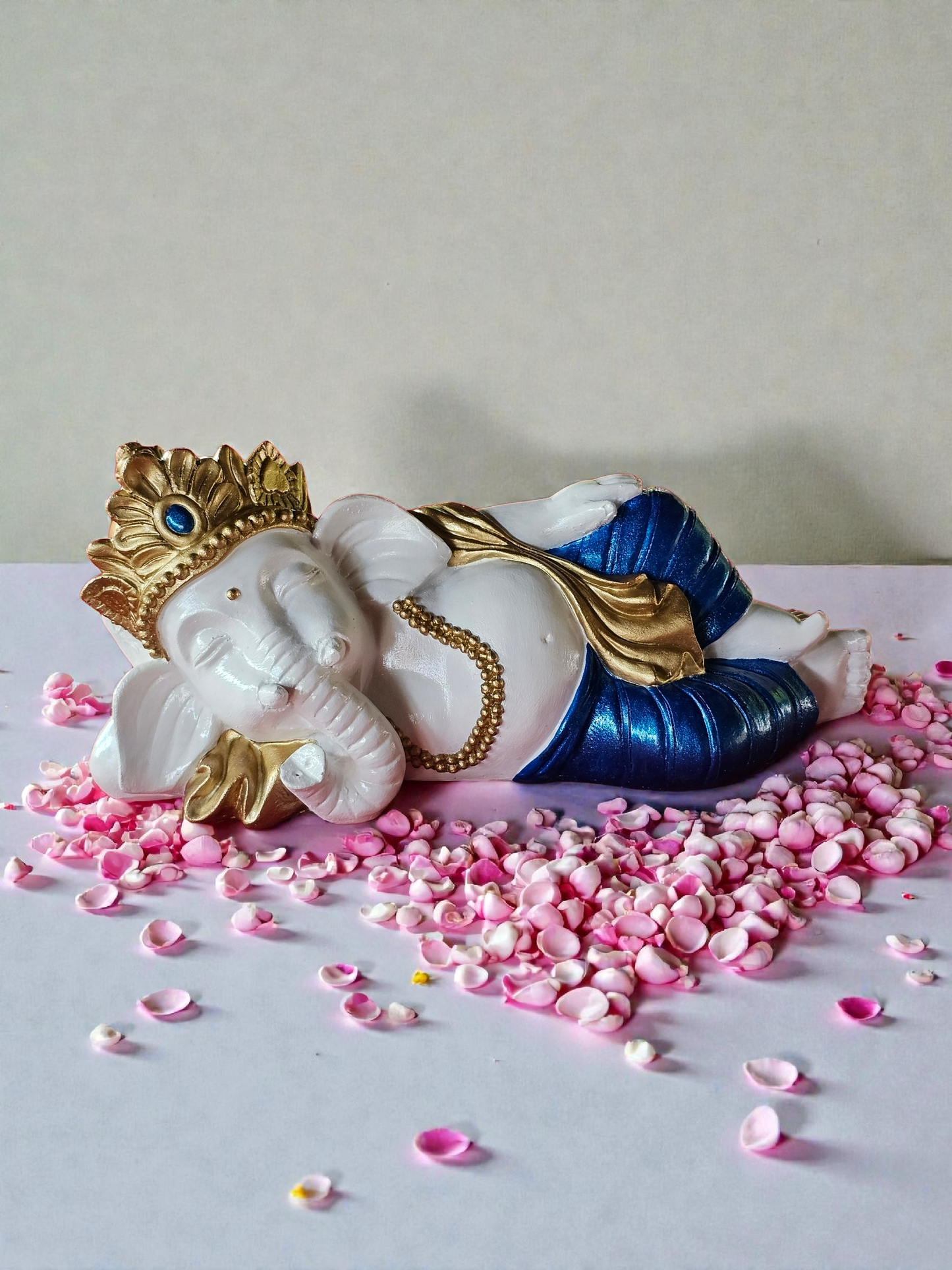Laying Down Ganesha - White / Blue / Gold