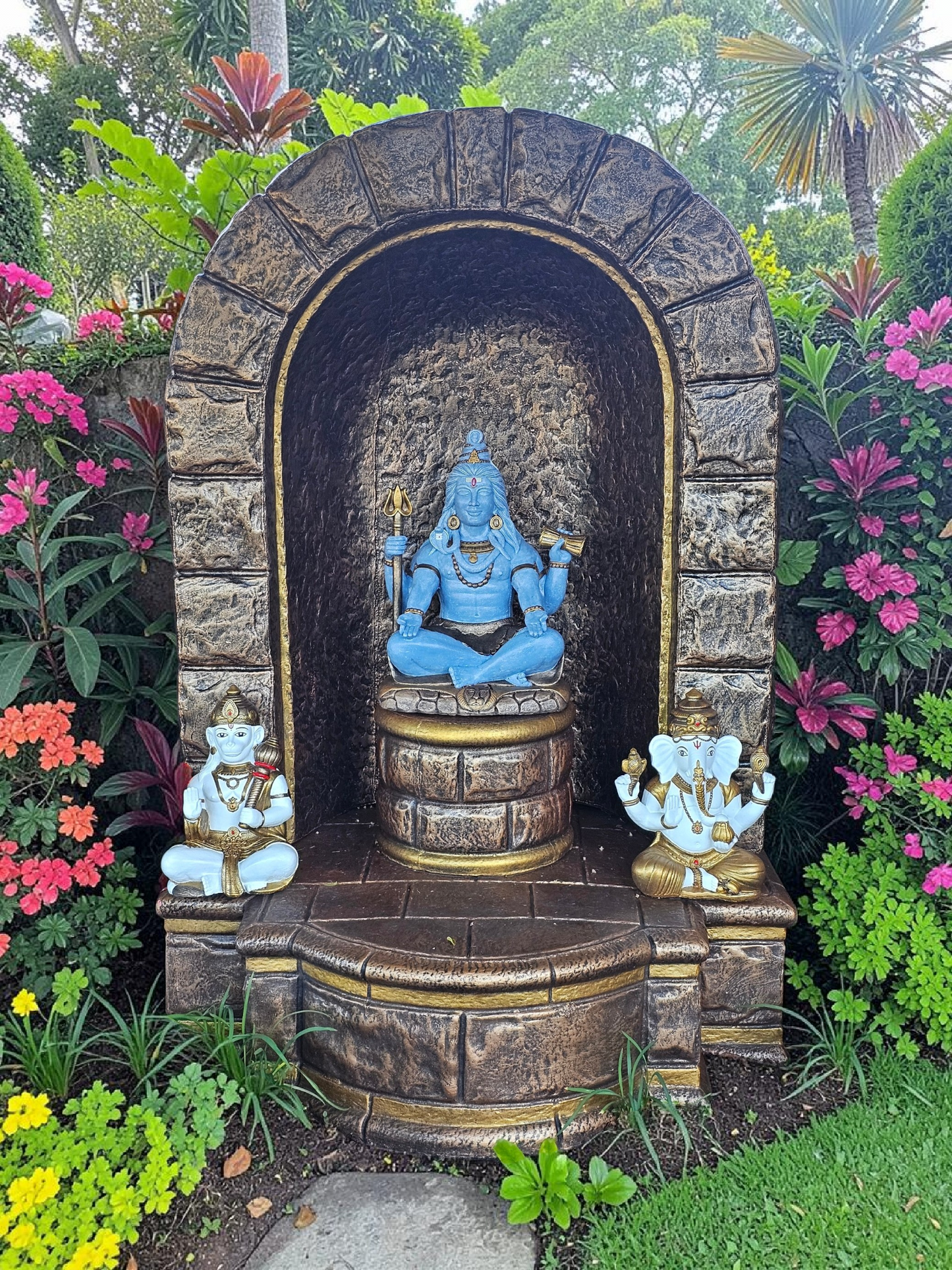 Arch and Base with a 62cm 4 Arm Shiva , 42cm Ganesha , 42cm Hanuman